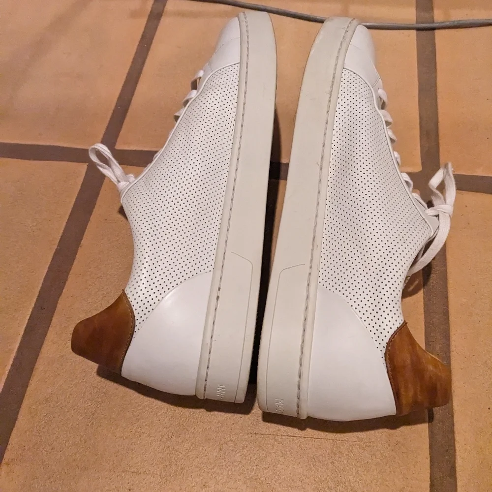 Magnanni Mens Perforated Leather Sneaker Size 13 EUC - Picture 6 of 7